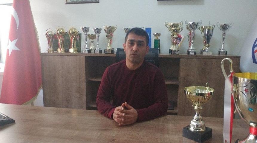 Niğde Belediyespor Kul&uuml;b&uuml; Başkanı &Ouml;zmen İstifa Etti