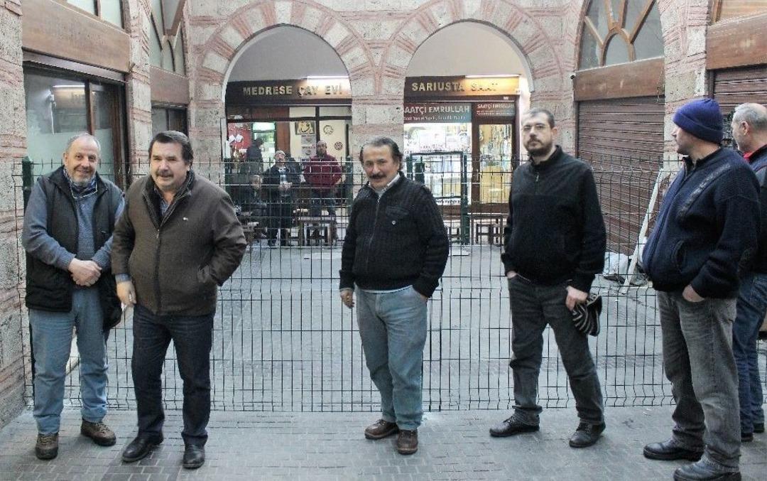 Tarihi Hanın Tel &Ouml;rg&uuml;yle Kapatılan Girişi A&ccedil;ıldı