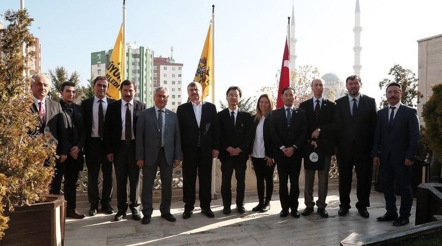 Japon Heyet Başkan Aky&uuml;rek&rsquo;i Ziyaret Etti