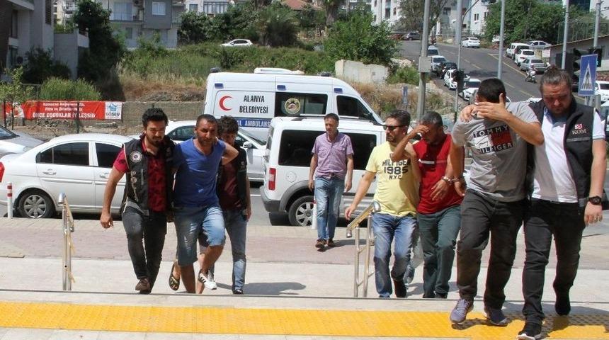 Adam &Ouml;ld&uuml;rme Su&ccedil;undan Aranan Ş&uuml;pheli Uyuşturucu Operasyonunda Yakalandı