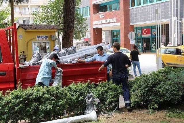 Atatürk Parkı’nda Yenileme Çalışması Başladı