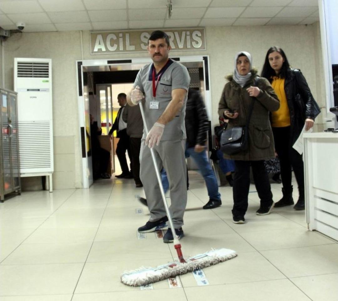 Temizlik G&ouml;revlisinden Hayat Kurtaran M&uuml;dahale