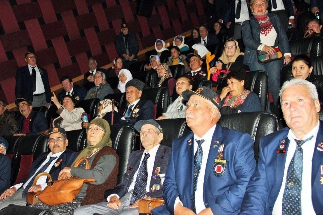 &rsquo;ayla&rsquo; Filmini İzleyen Kore Gazilerinin G&ouml;zyaşları Sel Oldu