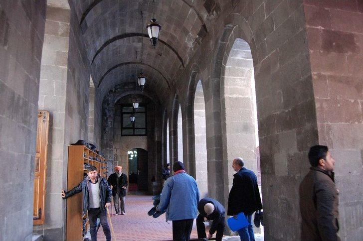 Bitlis Ulu Camii İbadete Açıldı G2