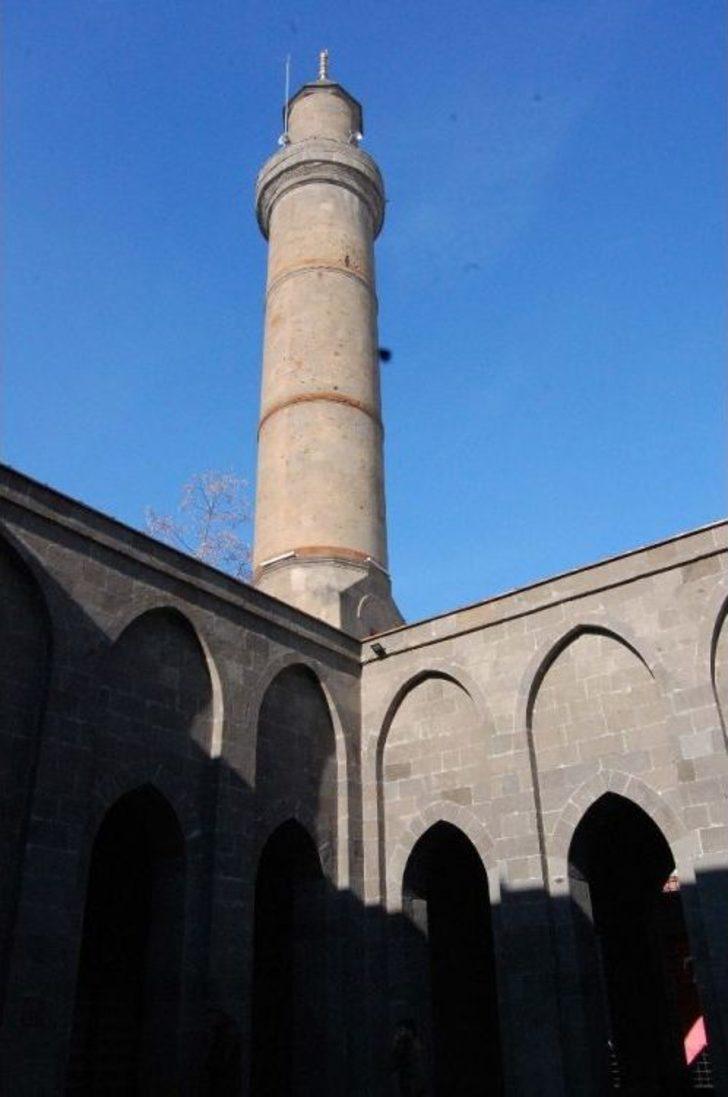 Bitlis Ulu Camii İbadete Açıldı G5