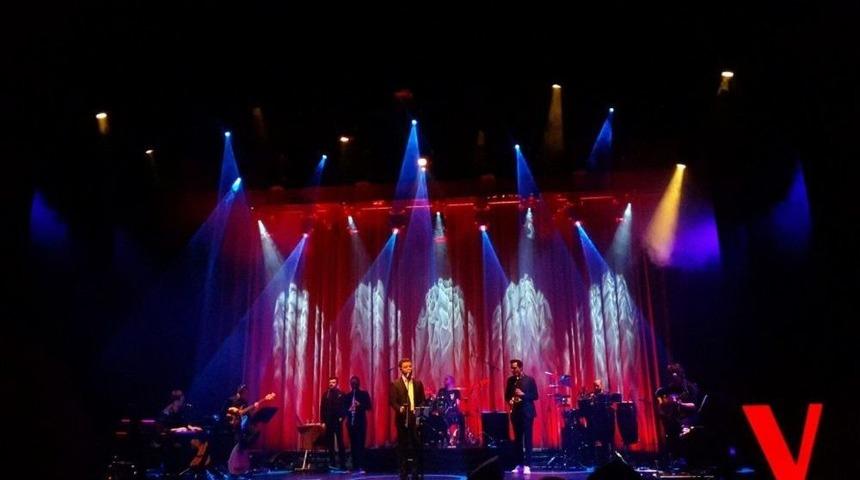 Mehmet Erdem Yeni Alb&uuml;m&uuml;yle Sahnedeydi