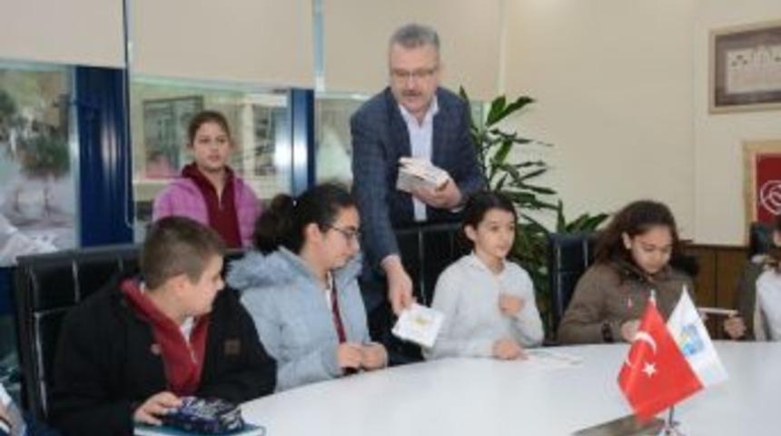 &ldquo;başkanımla Okuyorum&rdquo; Projesi S&uuml;r&uuml;yor