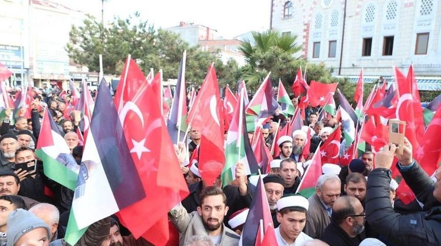 Arnavutk&ouml;y, &Ouml;zg&uuml;r Kud&uuml;s İ&ccedil;in Ayakta