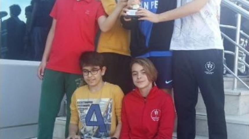 Y&uuml;zmede Şehit &Ouml;mer Halisdemir Farkı