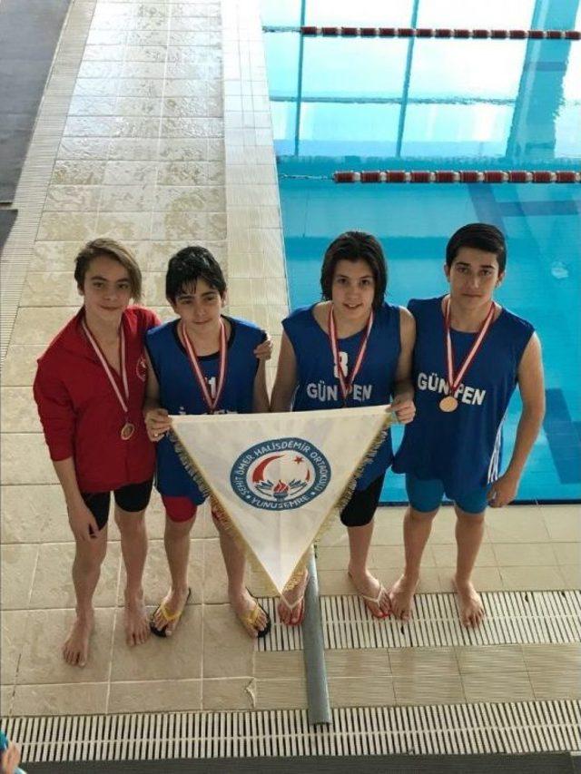 Y&uuml;zmede Şehit &Ouml;mer Halisdemir Farkı 2