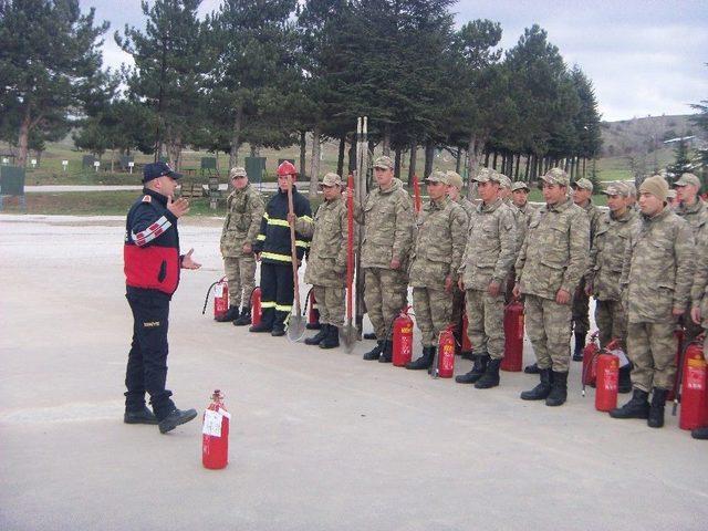 Mühimmat Depo Komutanlığında Askerlere Yangın Eğitimi