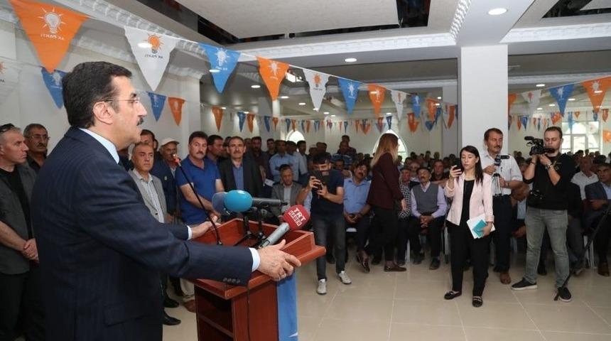 Bakan T&uuml;fenkci: &ldquo;darbe Zihniyetini &Ouml;vmeleri Ger&ccedil;ekten Ucuzluk, Basitlik"