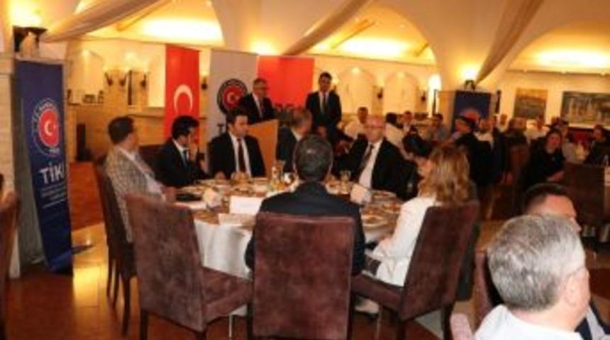 Arnavutluk’ta Tika İftarı