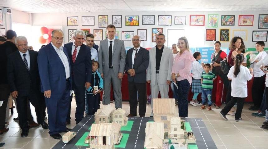 Toybelen Ortaokulunda Tübitak 4006 Bilim Fuarı Açıldı