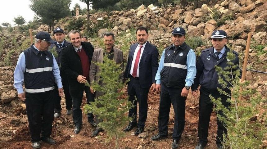 Kilis&rsquo;te 2 Bin Fidan Toprakla Buluştu