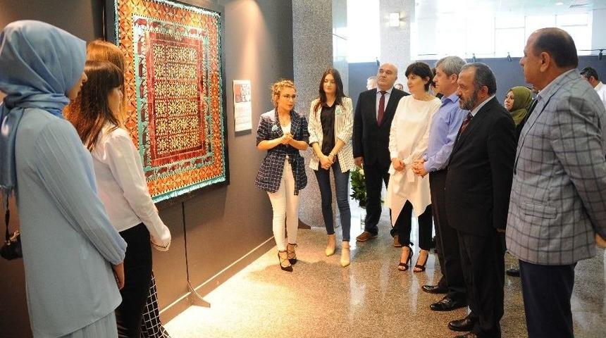 &ldquo;yerden G&ouml;ğe&rdquo; Cama Can Veren Anadolu Motifleri Sergisi Be&uuml;&lsquo;de