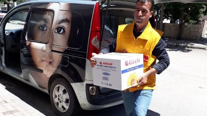 Rahmeteli Yetimler Derneğinden Ailelere Yardım