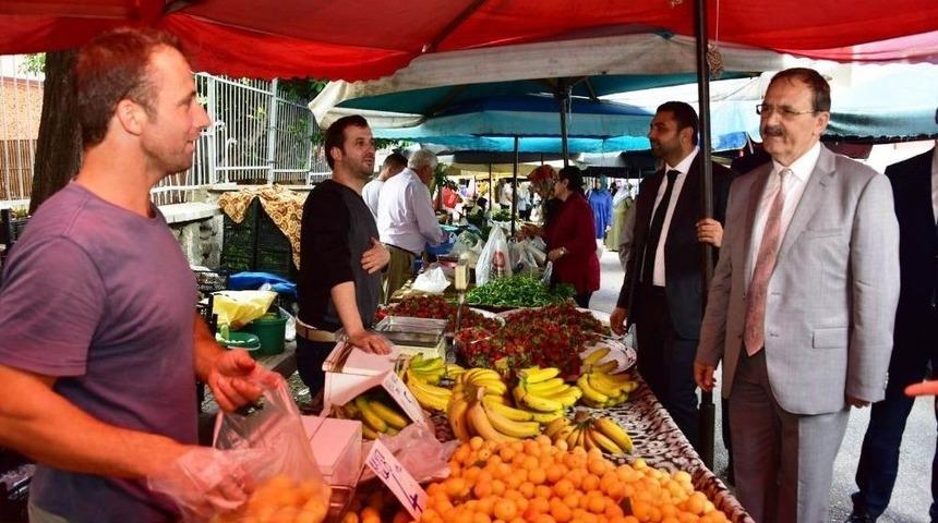 Başkan Şahin Halk Pazarında