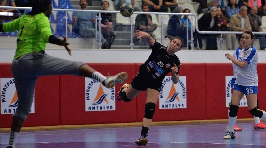 Muratpaşa Belediyespor Güle Oynaya