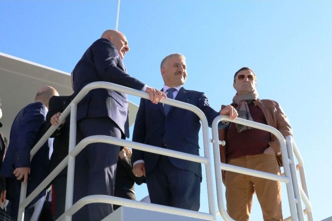 D&uuml;nyanın En Hızlı A&ccedil;ık Deniz Karakol Gemisi Katar&rsquo;a Teslim Edildi