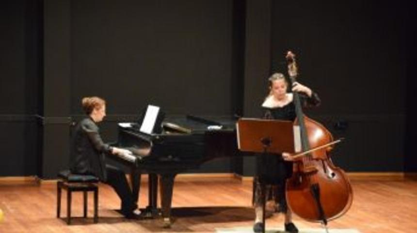 Anadolu &Uuml;niversitesi&rsquo;nde Kontrbas Resitali