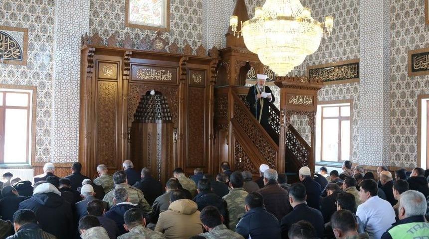 Mehmet&ccedil;ik Camii&rsquo;nde İlk Cuma