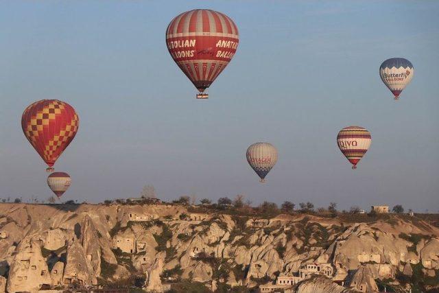 Kapadokya’da Turizmcilerin Yüzü Gülüyor