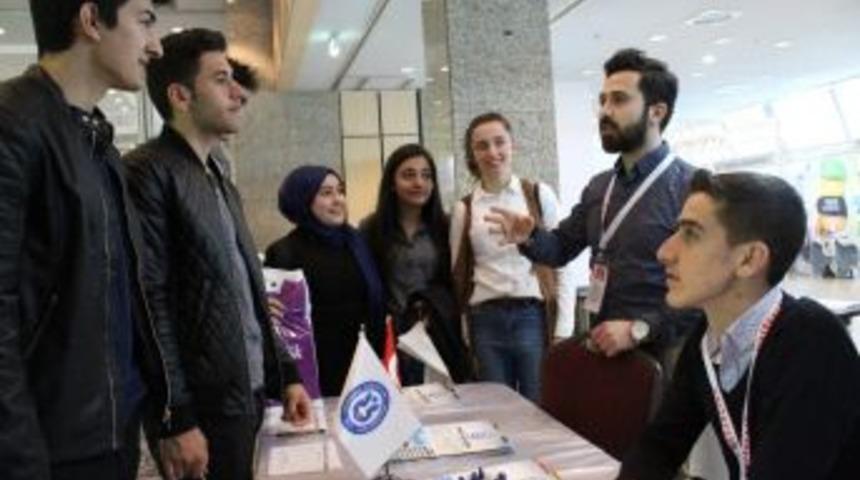 Eğitim Fuarları Öğrencilere Büyük Fırsat Sunuyor