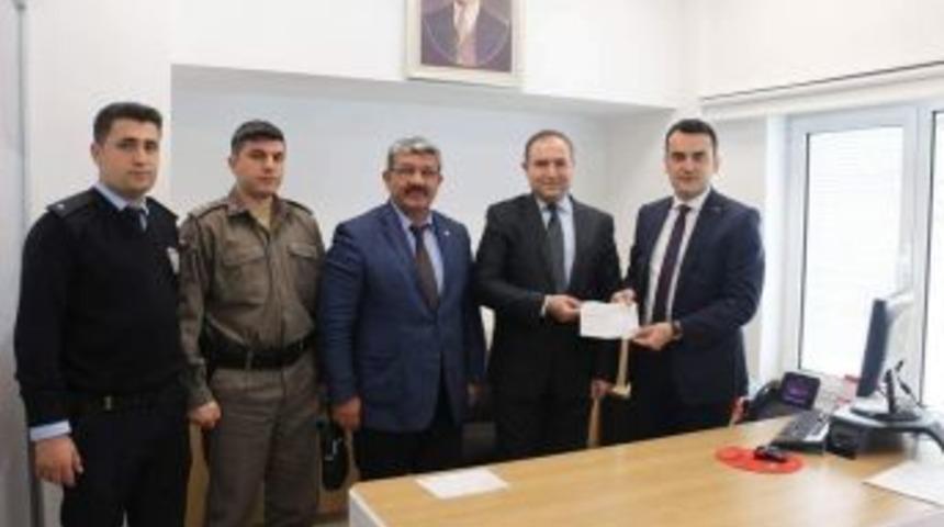 Altıntaş Halkından Mehmet&ccedil;ik Vakfı&rsquo;na 158 Bin Tl Bağış