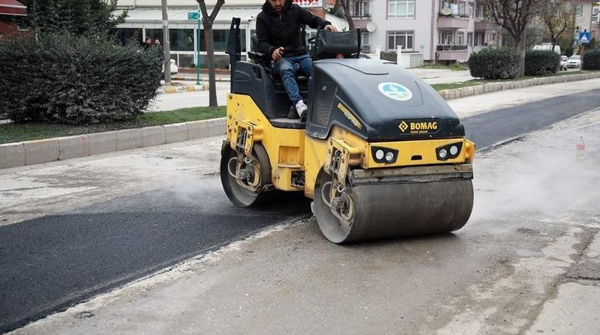 Sıcak Asfalt Yama İşlemleri Devam Ediyor