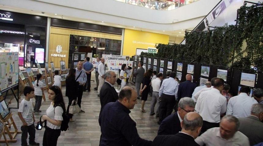 Okumak Yaşamaktır Projesi’nin Sergisi Açıldı