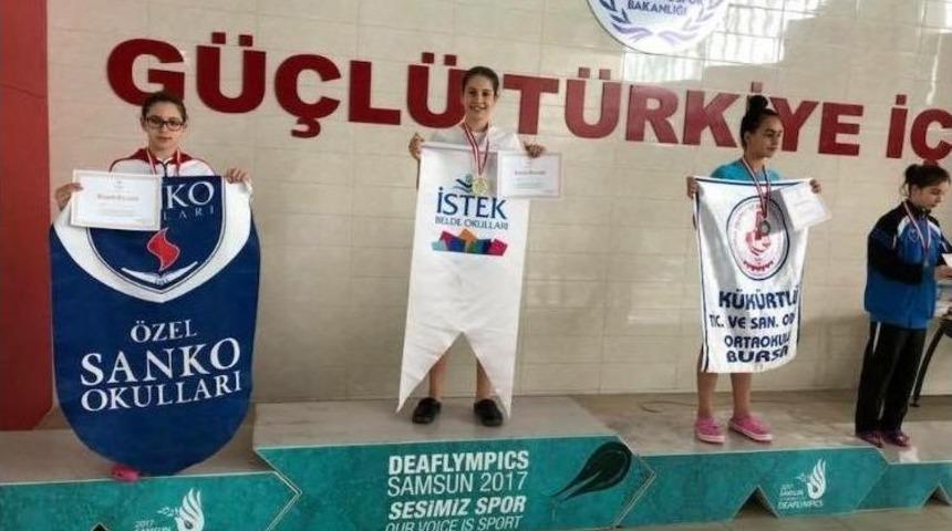 Sanko Okulları Y&uuml;z&uuml;c&uuml;s&uuml; Beril &Ouml;zt&uuml;rk Yine T&uuml;rkiye İkincisi Oldu