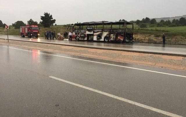 Kütahya’da Yolcu Otobüsü Alev Alev Yandı