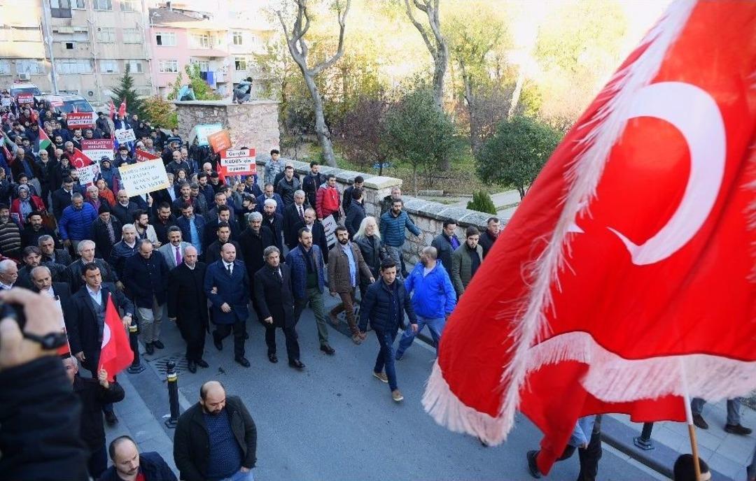 Beyoğlu Kud&uuml;s İ&ccedil;in Ayakta