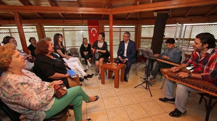 Karşıyakalıların İkinci Evi &lsquo;mahalle Merkezleri&rsquo;