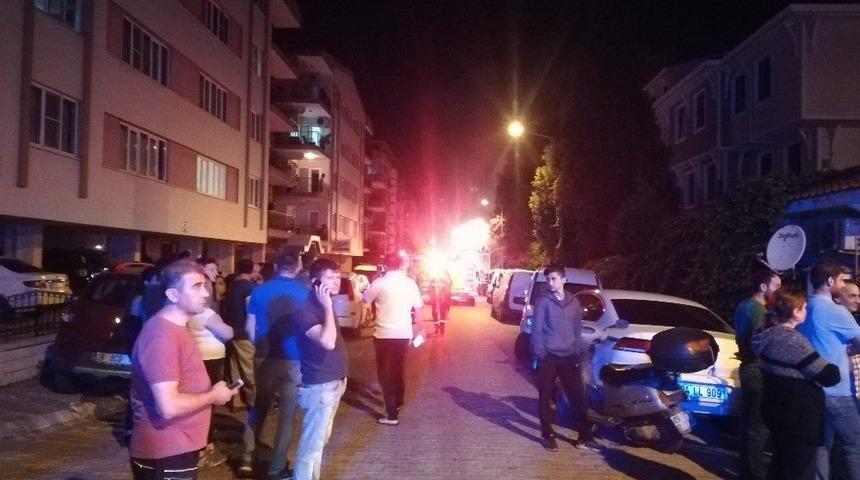 Ecza Deposunda &Ccedil;ıkan Yangının Dumanı Mahalleyi Etkiledi