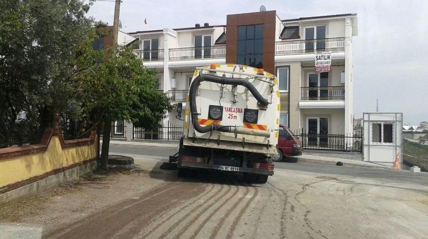 İzmit Belediyesi&rsquo;nden Y&uuml;zlerce Sokakta S&uuml;p&uuml;rge Hizmeti