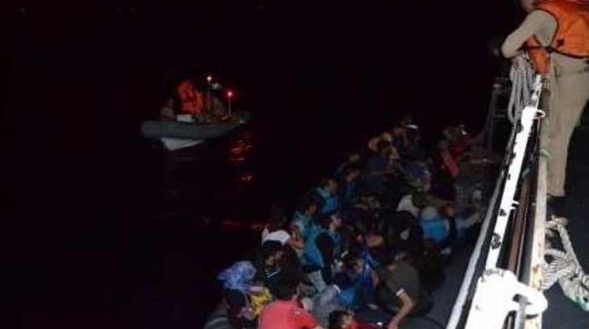 İzmir&rsquo;de 48 G&ouml;&ccedil;men Yakalandı