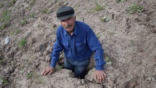 Heyelanlı Sahadaki Evlerinde Adeta Ölümü Göze Alarak Yaşamaya Devam Ediyorlar