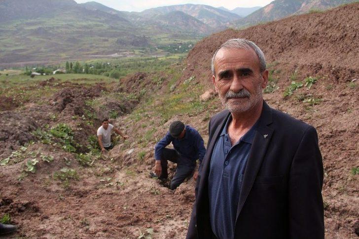 Heyelanlı Sahadaki Evlerinde Adeta Ölümü Göze Alarak Yaşamaya Devam Ediyorlar G4