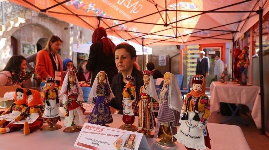 D&uuml;nyanın Meşhur Bebekleri Ezogelin Bebek &Ccedil;alıştayında Buluştu