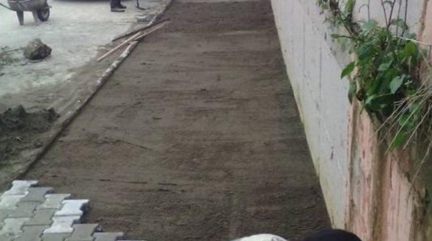 Ak&ccedil;akoca&rsquo;da Kaldırım &Ccedil;alışmaları