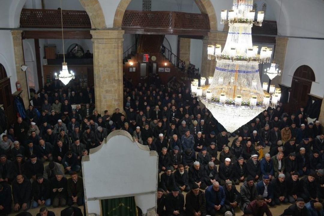 &Ccedil;anakkale&rsquo;den G&uuml;n&uuml;m&uuml;ze Asırlık Gelenek: "40 Hatim"