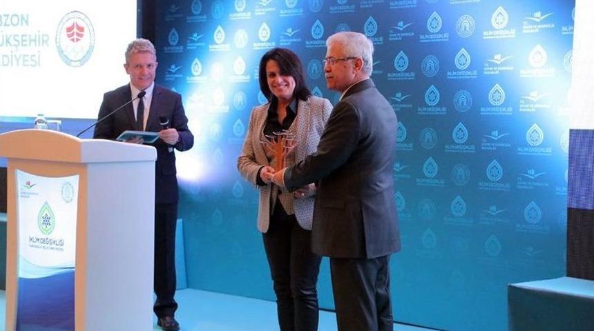 Trabzon B&uuml;y&uuml;kşehir Belediyesi&rsquo;ne &lsquo;&ccedil;evre &Ouml;d&uuml;l&uuml;&rsquo;