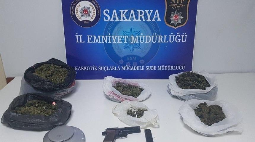 Sakarya&rsquo;da Uyuşturucu Operasyonunda 5 Tutuklama