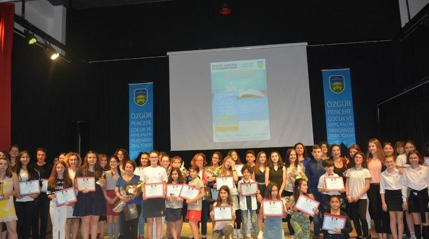 &Ouml;zg&uuml;r Pencere &Ccedil;ocuk Ve Gen&ccedil; Kalem &Ouml;yk&uuml; Yarışması Sonu&ccedil;landı