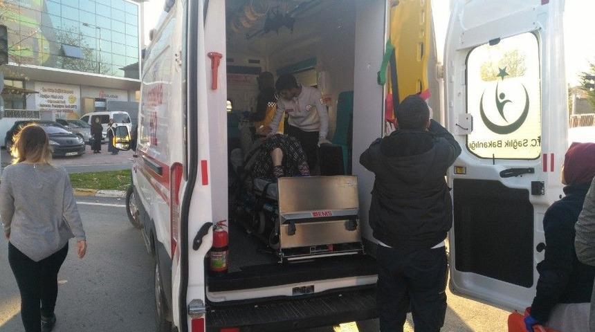 Yolun Karşısına Ge&ccedil;erken Otomobil &Ccedil;arptı: 1 Yaralı