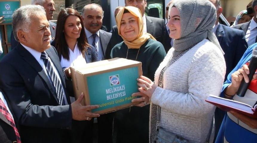 Melikgazi Belediyesi&rsquo;nden &Ccedil;&ouml;lyak Hastalarına &Ouml;zel Gıda Desteği