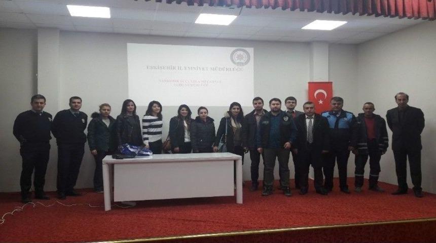 Narkotik Su&ccedil;larla M&uuml;cadele Şube M&uuml;d&uuml;rl&uuml;ğ&uuml; Narko Rehber Eğitimlerini S&uuml;rd&uuml;r&uuml;yor