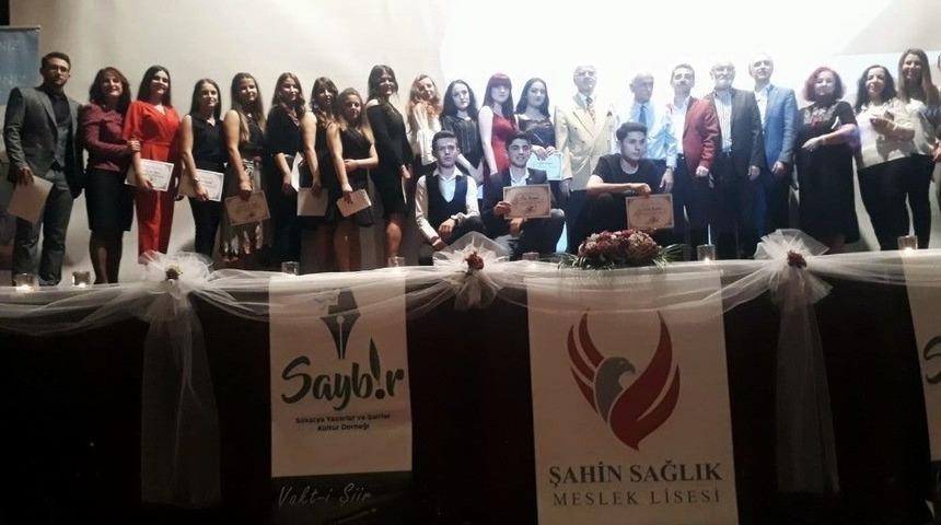 "usta Şairler, Genç Yorumcular" Temalı Şiir Dinletisine Yoğun İlgi